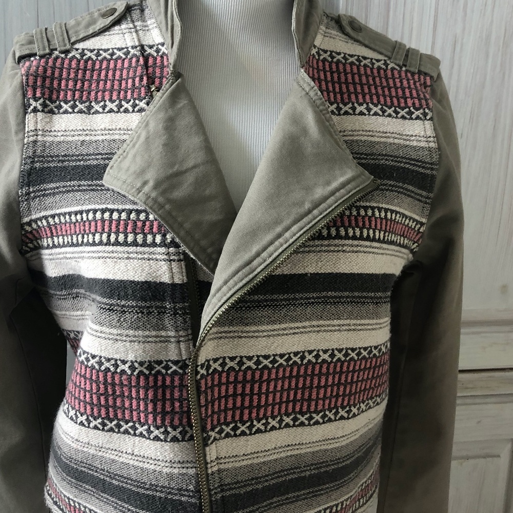 American Eagle Tapestry Front Jacket New!